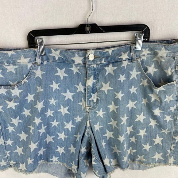 Lane Bryant Star Denim Short - Picture 2 of 7